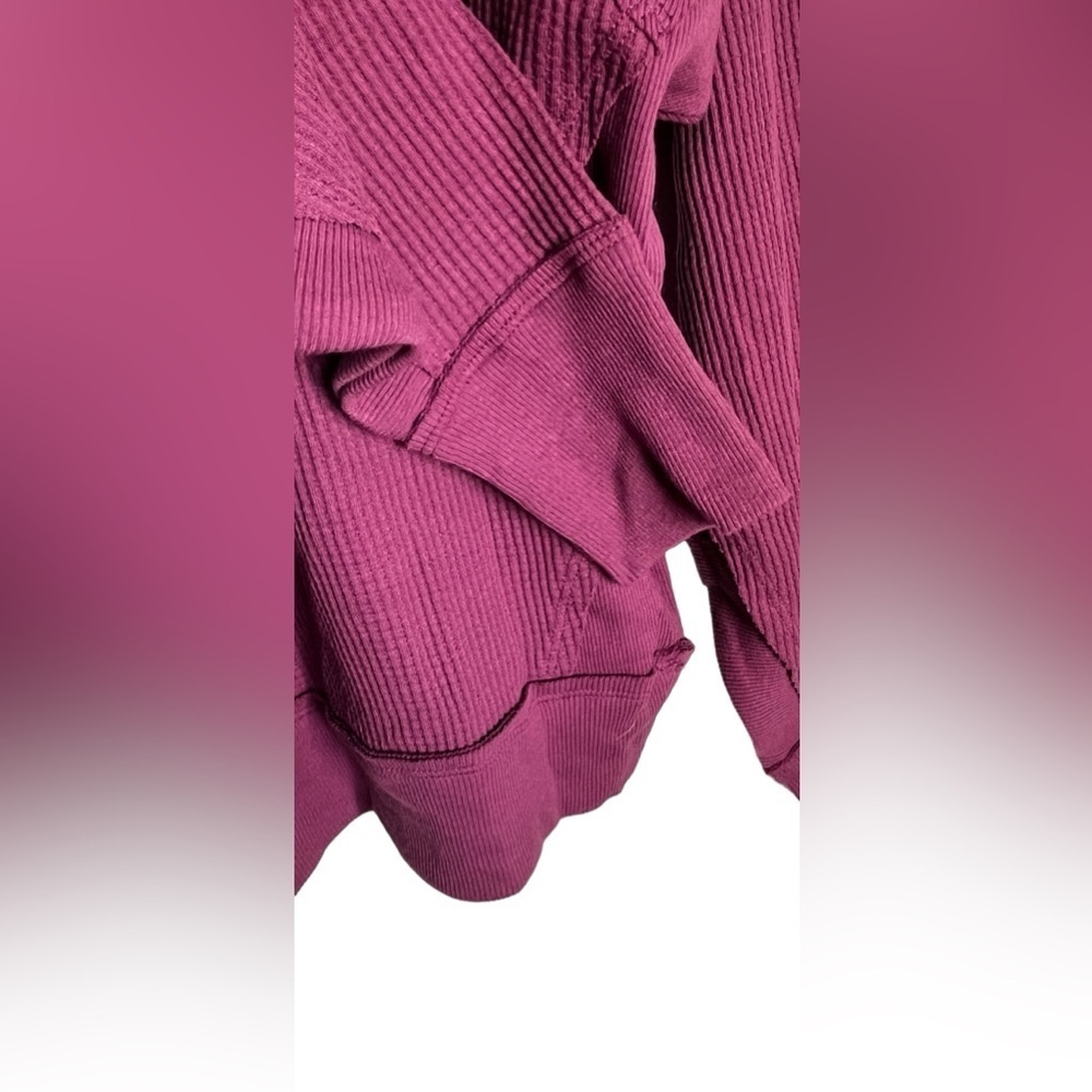 Free People Santa Clara Oversized Waffle V Neck Thermal in Mulberry S NWT - Picture 7 of 13